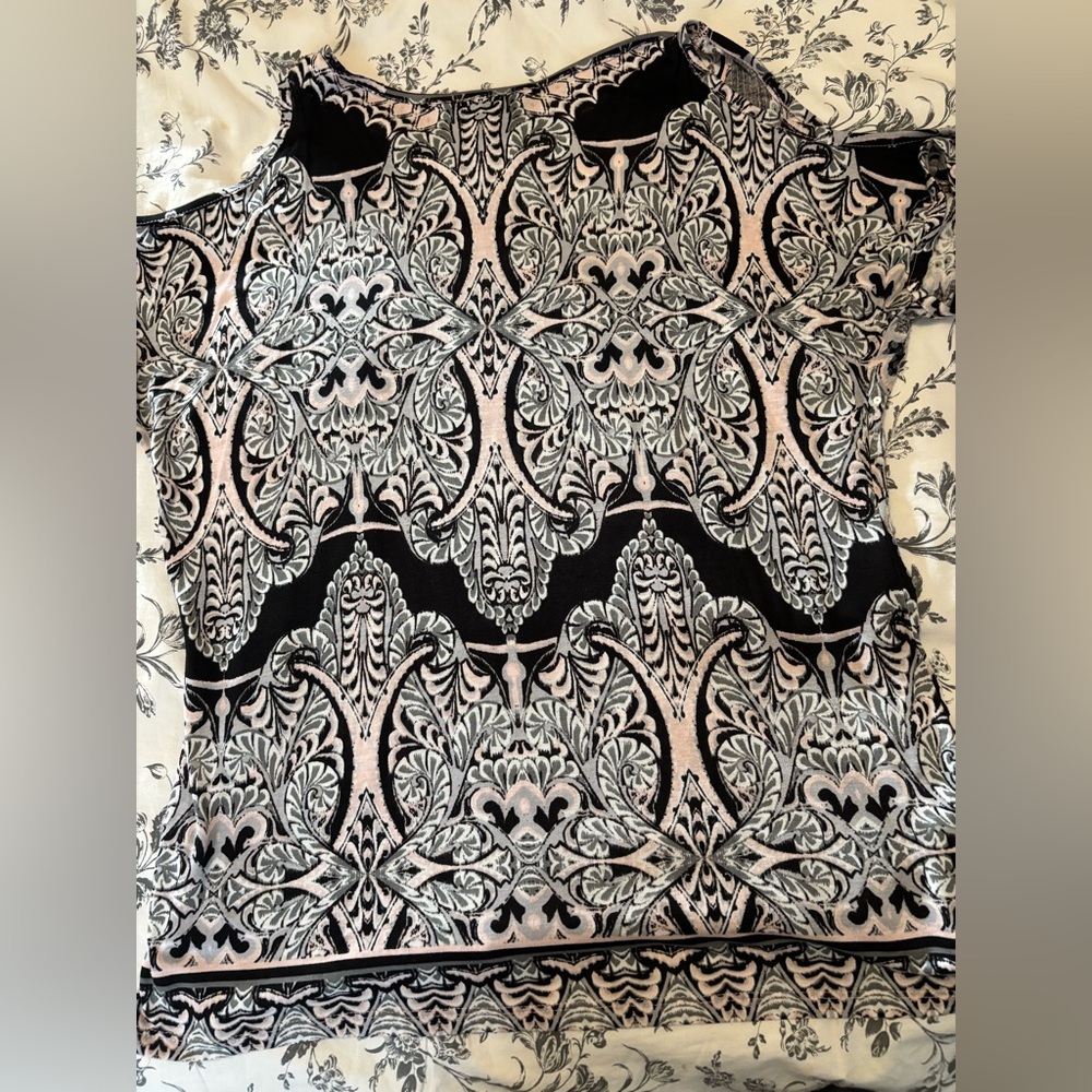 Pretty cold shoulder sequin black and pink jersey top
